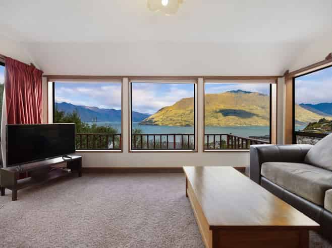 68 Wynyard Crescent, Fernhill