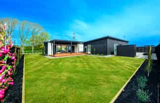 87 Whitehorn Drive, Lincoln