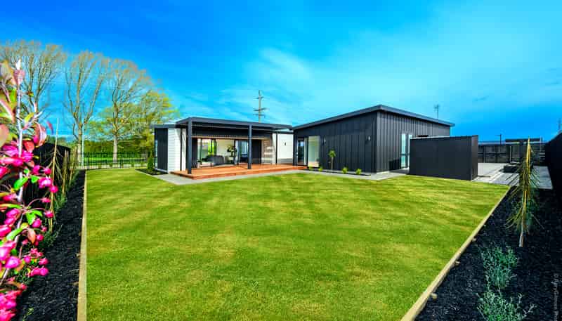 87 Whitehorn Drive, Lincoln