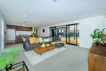87 Whitehorn Drive, Lincoln