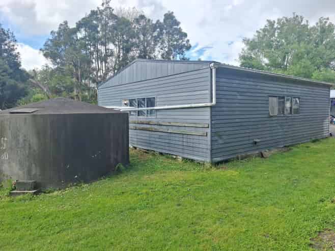 Kumeu- office & shed & sleep-out