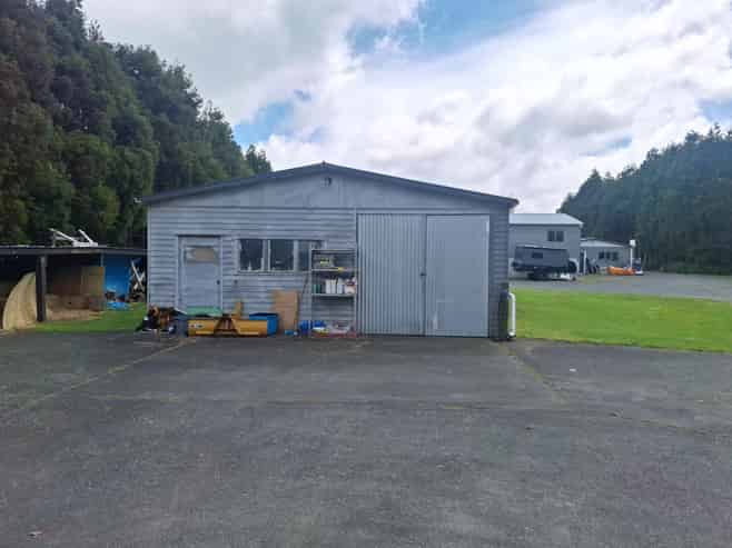 Kumeu- office & shed & sleep-out