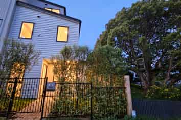 16F Sheridan Street, New Lynn