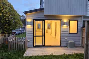 16F Sheridan Street, New Lynn