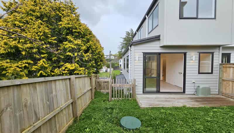 16F Sheridan Street, New Lynn