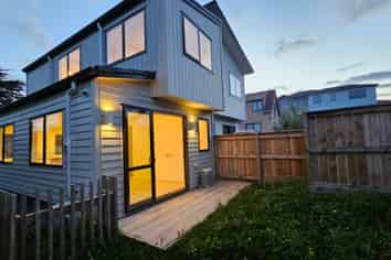 16F Sheridan Street, New Lynn