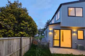 16F Sheridan Street, New Lynn