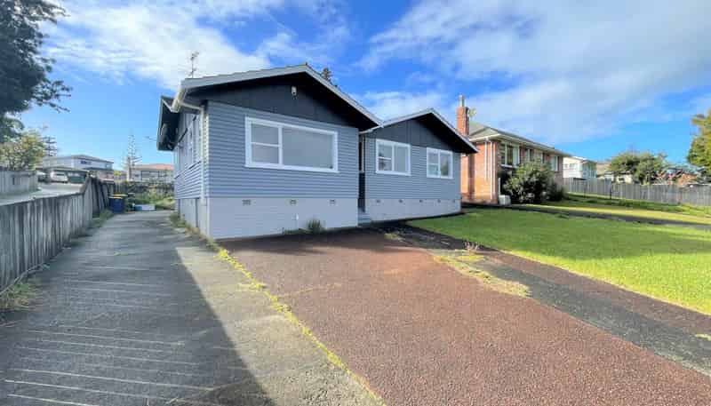 82 Barrys Road, Glendene