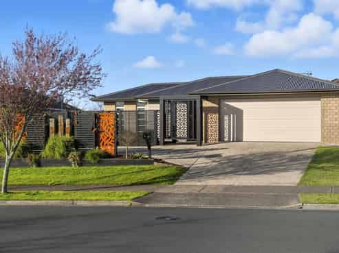 8 Mortlake Heights, Pyes Pa