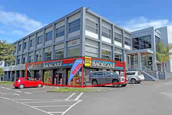 425M² RETAIL SPACE FOR LEASE
