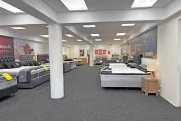 425M² RETAIL SPACE FOR LEASE
