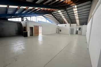Central Industrial Opportunity- 290sqm Warehouse