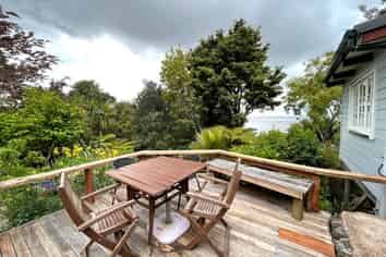144 Takahe Road, Titirangi