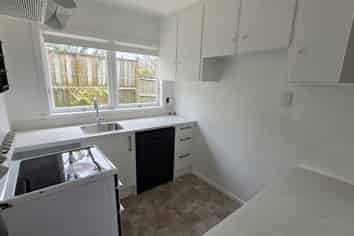 8D Fairleigh Ave, Mount Albert