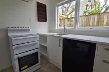 8D Fairleigh Ave, Mount Albert
