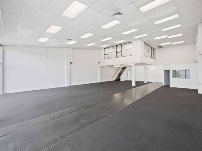 39A Cavendish Drive - Prime Retail Spot