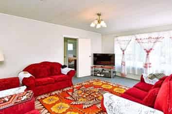 8 Staverton Crescent, Mangere