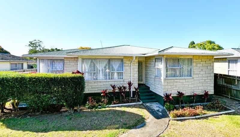 8 Staverton Crescent, Mangere