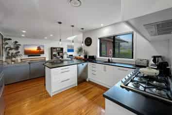 45 Heretaunga Square , Silverstream