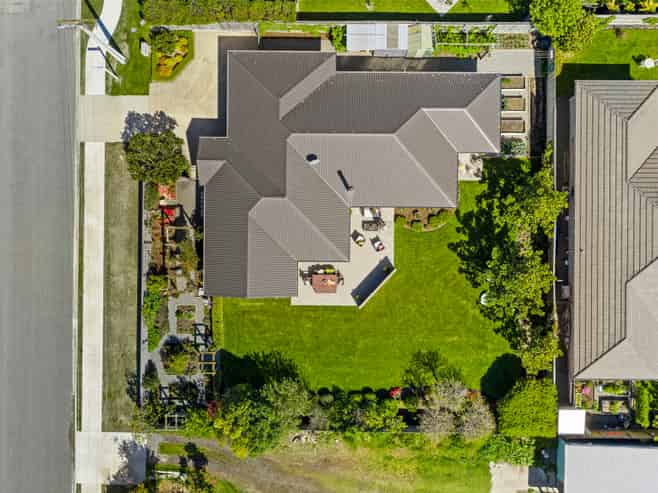 11 Rose Street, Springlands