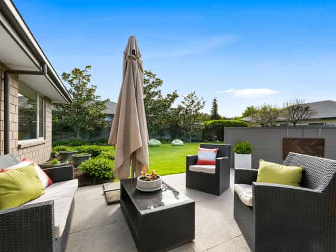 11 Rose Street, Springlands