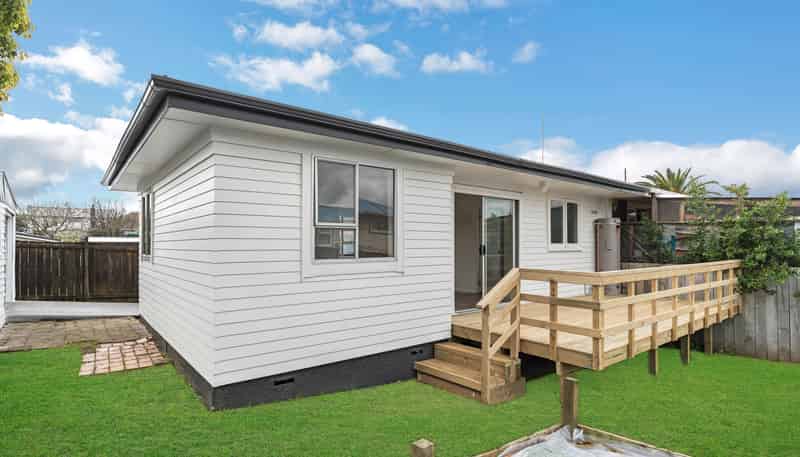 2/34 Plumley Crescent, Mangere