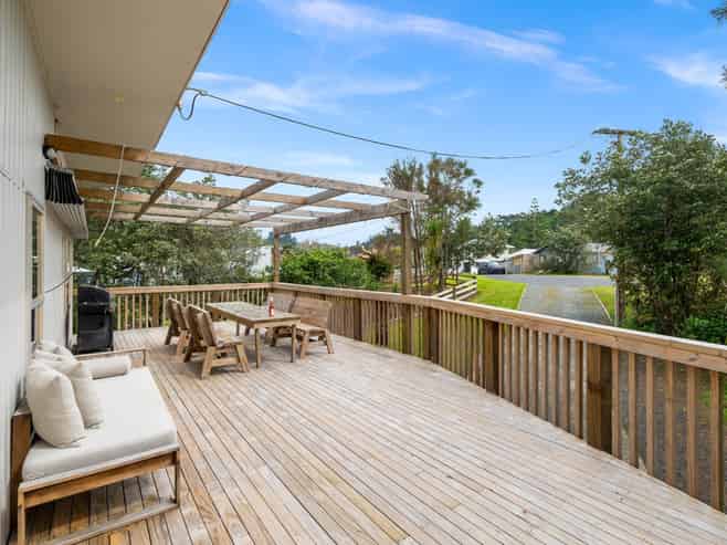 12 Omutu Street, Oakura