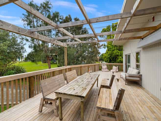 12 Omutu Street, Oakura