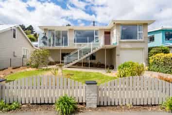 10a Wharfdale Street, Macandrew Bay