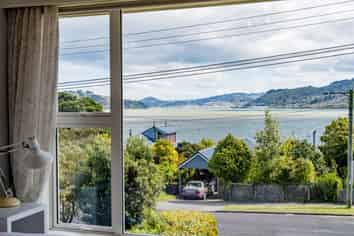 10a Wharfdale Street, Macandrew Bay