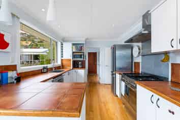 10a Wharfdale Street, Macandrew Bay