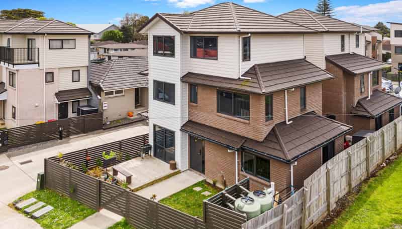 12/30 Calvert Avenue, Mangere East
