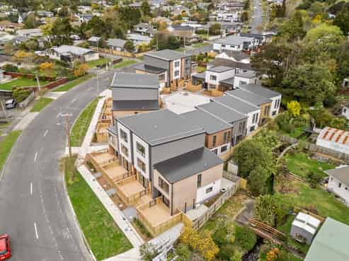 14/4; 15/4 Tawhai Street, Stokes Valley