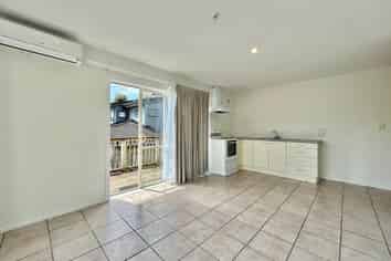 2/54 Regency Park Drive, Gulf Harbour