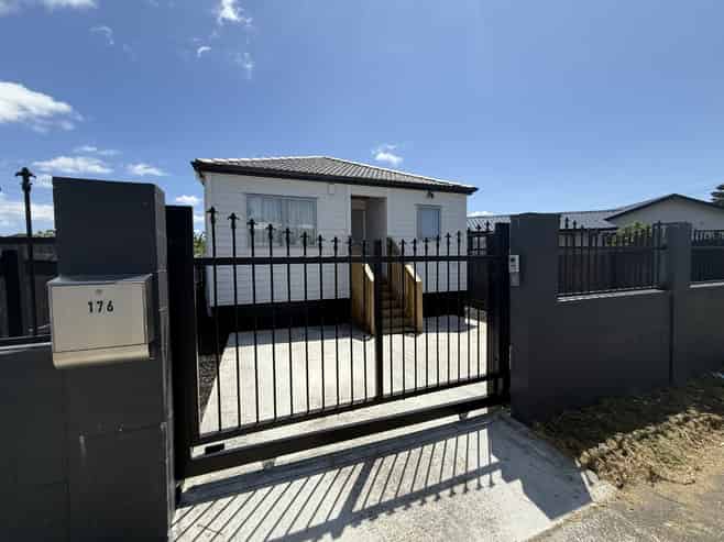 176 Preston Road, Otara