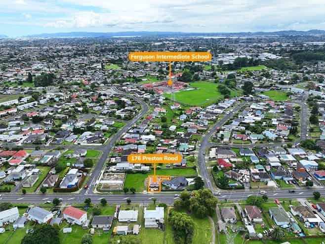 176 Preston Road, Otara