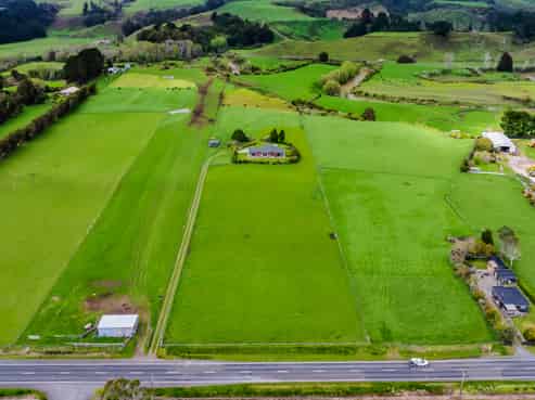 196 Mokau Road, Urenui
