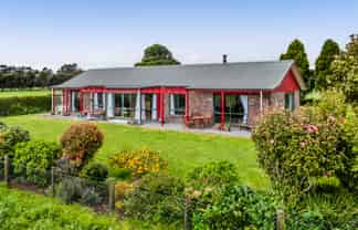 196 Mokau Road, Urenui