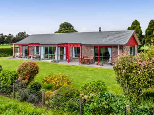 196 Mokau Road, Urenui