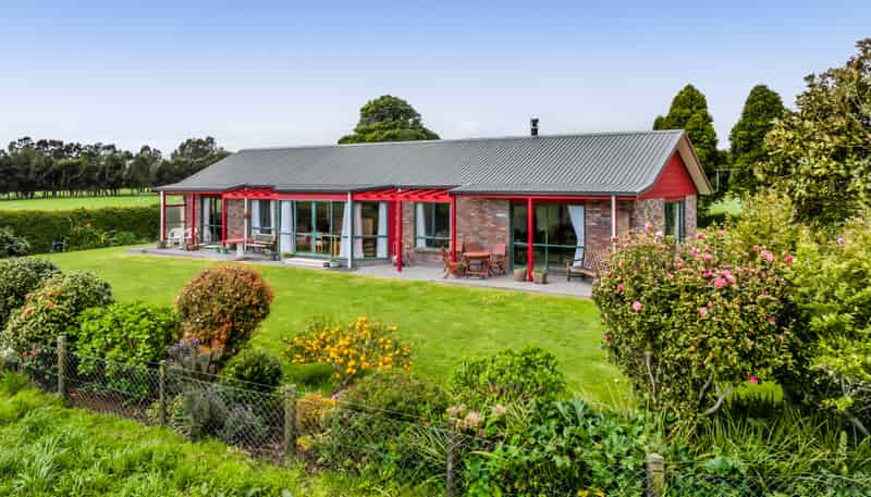 196 Mokau Road, Urenui