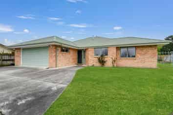 30 Strachan Way, Highbury