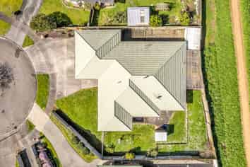 30 Strachan Way, Highbury