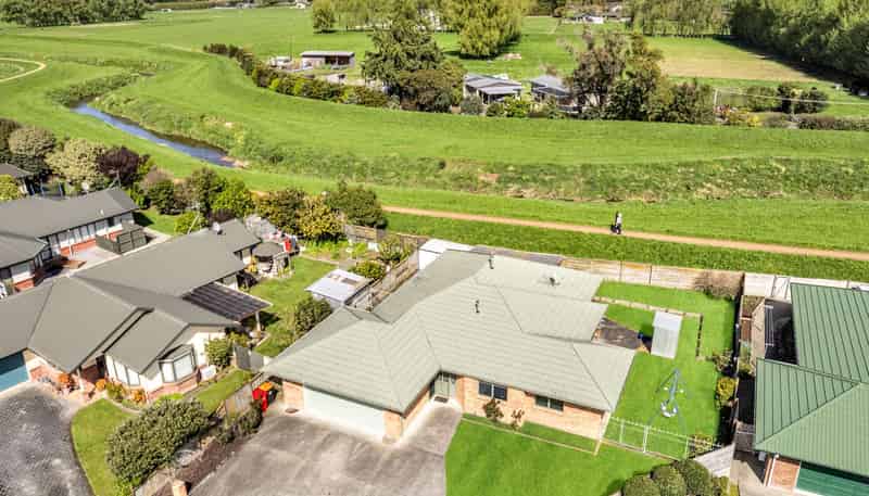 30 Strachan Way, Highbury