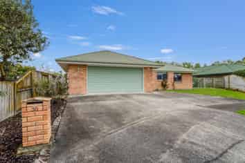 30 Strachan Way, Highbury