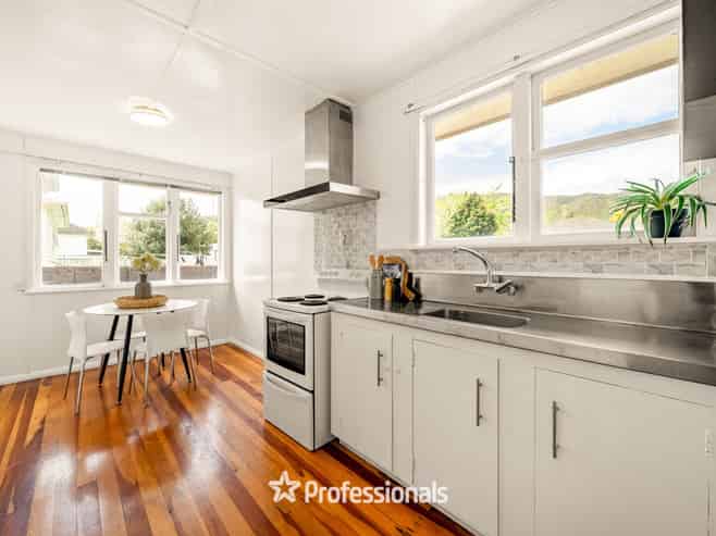 1110 High Street, Taita