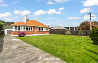 1110 High Street, Taita