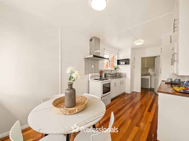 1110 High Street, Taita