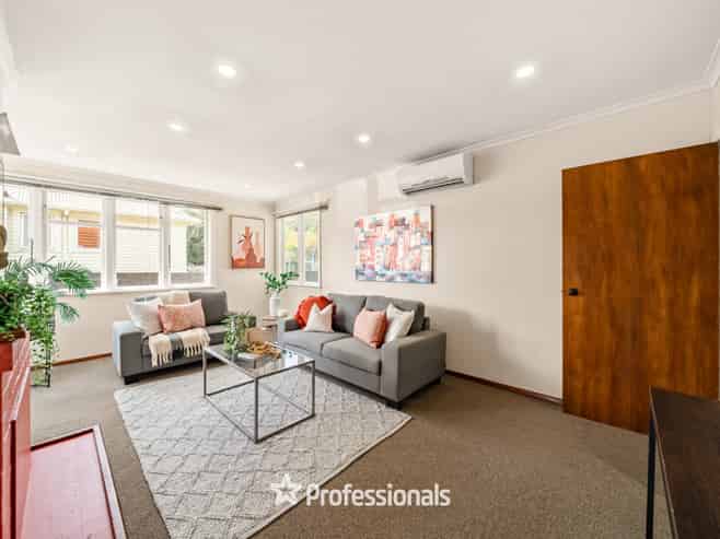 1110 High Street, Taita
