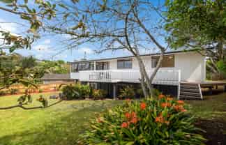 18 MacNay Way, Murrays Bay