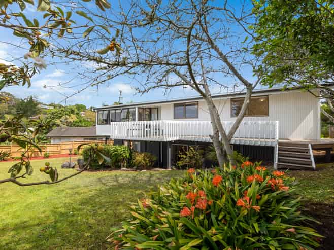 18 MacNay Way, Murrays Bay